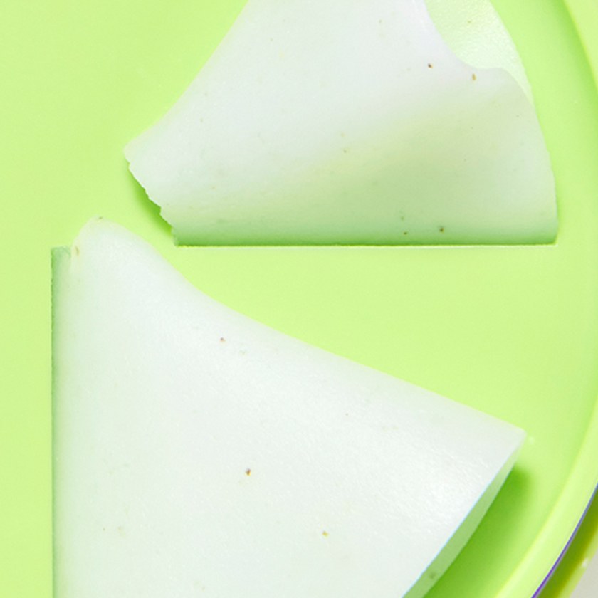 Close-up of the KAHI Cleansing Balm Pore Control (Mung Bean) texture